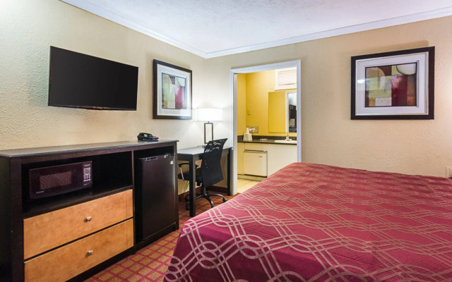 photo 3 of Rodeway Inn West Dodge