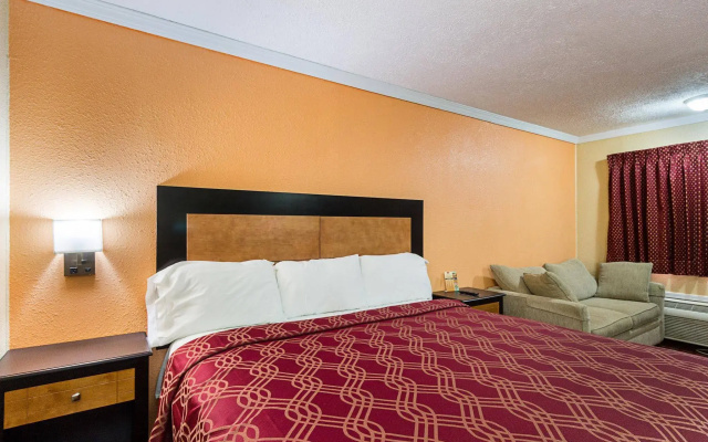 photo 4 of Rodeway Inn West Dodge