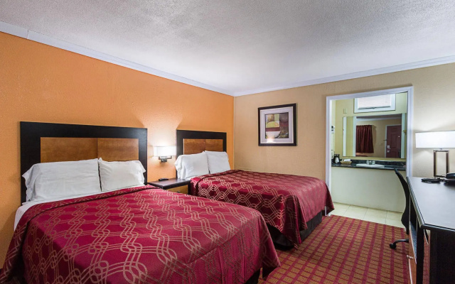 photo 5 of Rodeway Inn West Dodge