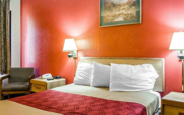 photo 2 of Rodeway Inn Wormleysburg - Harrisburg