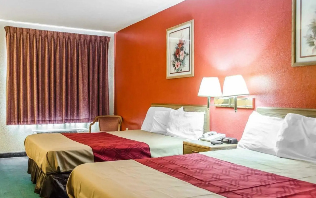 photo 5 of Rodeway Inn Wormleysburg - Harrisburg