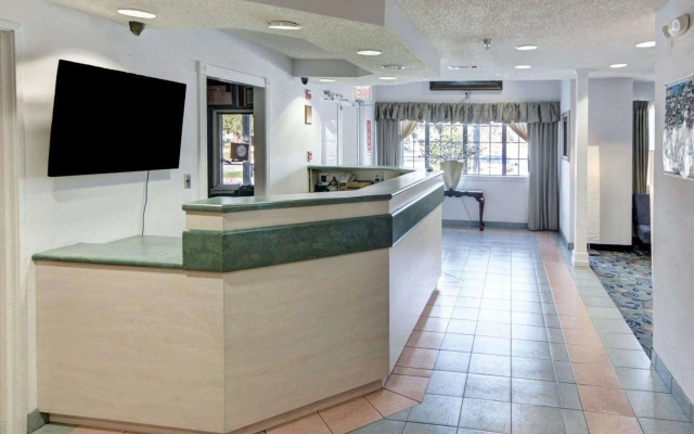 photo 2 of Rodeway Inn & Suites Lewisville I-35
