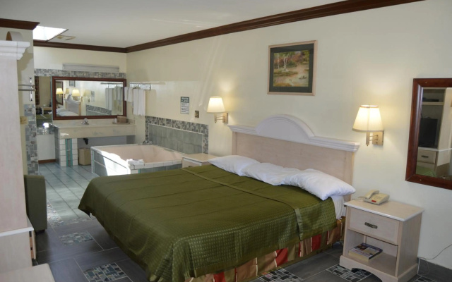 photo 2 of Economy Inn - Akron