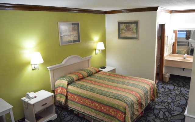 photo 3 of Economy Inn - Akron