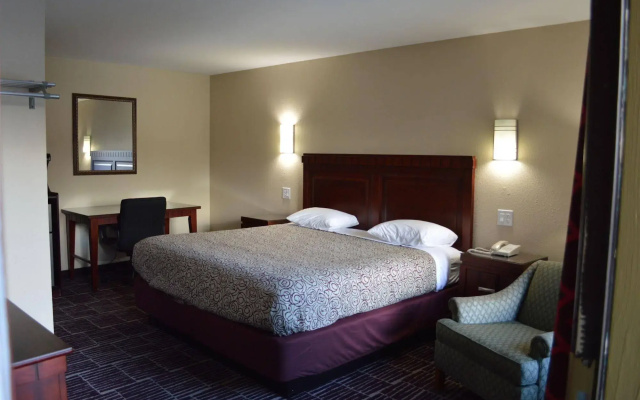 photo 3 of Economy INN