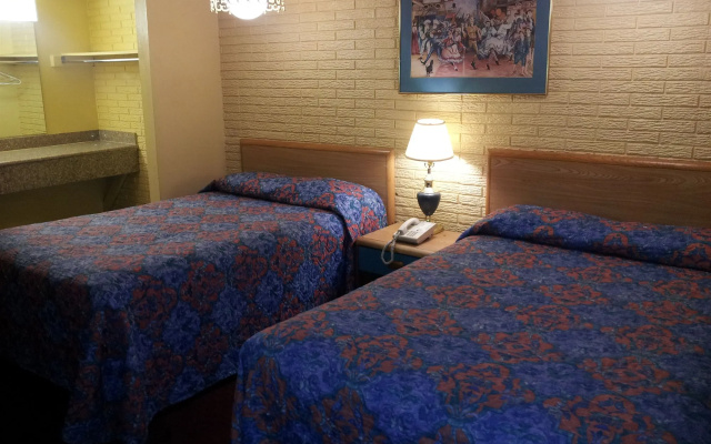 photo 2 of Economy Inn