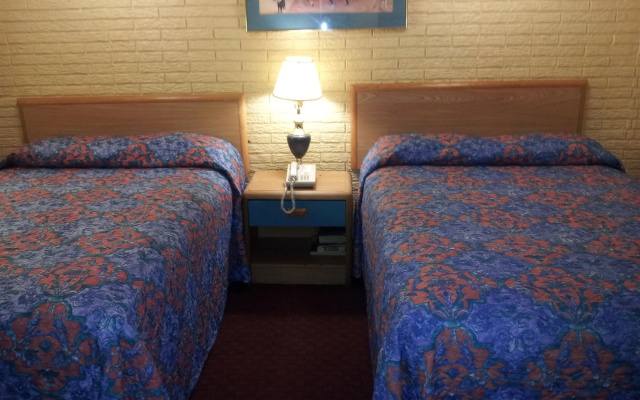 photo 4 of Economy Inn