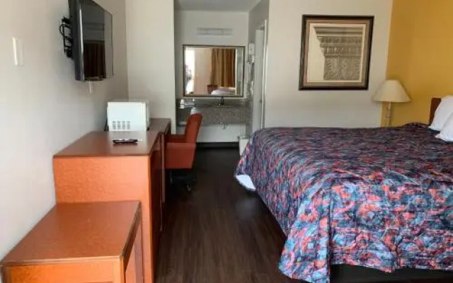 photo 5 of Economy Inn