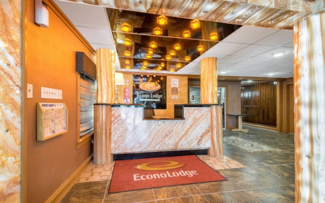 photo 2 of Econo Lodge Rutland City near Hwy 7