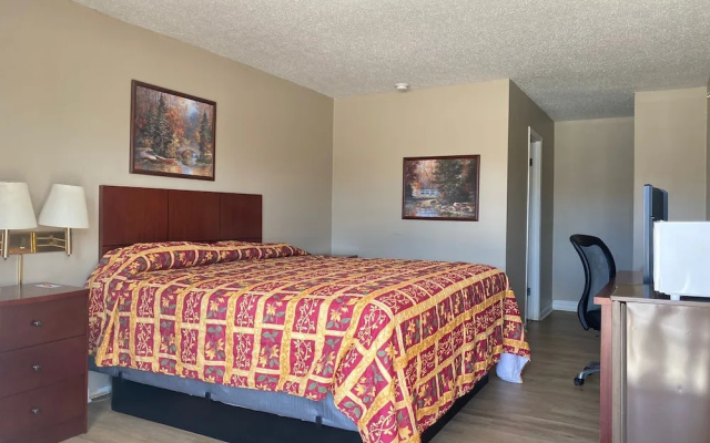photo 2 of Economy Inn