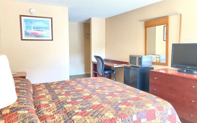 photo 4 of Economy Inn
