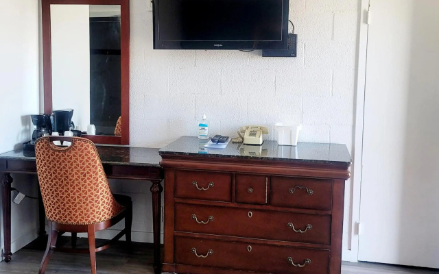 photo 2 of Economy Inn Corning
