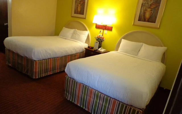 photo 5 of Economy Inn Express Warren