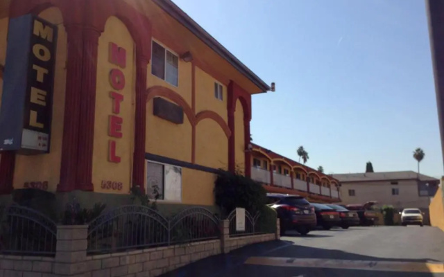photo 4 of Economy Inn Hollywood
