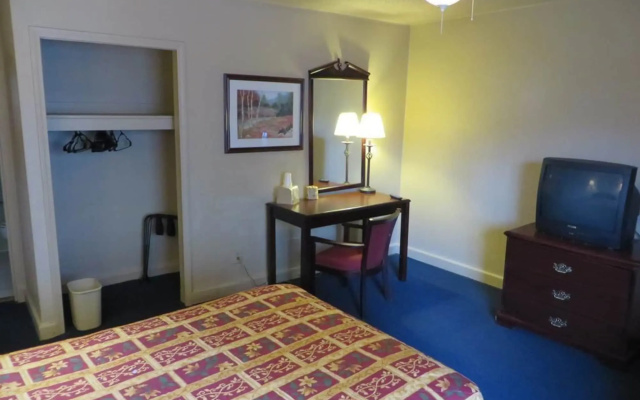 photo 4 of Budgetel Inn & Suites