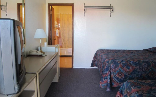 photo 2 of Economy Inn Motel