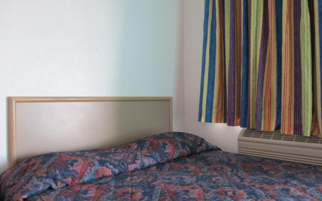 photo 4 of Economy Inn Motel