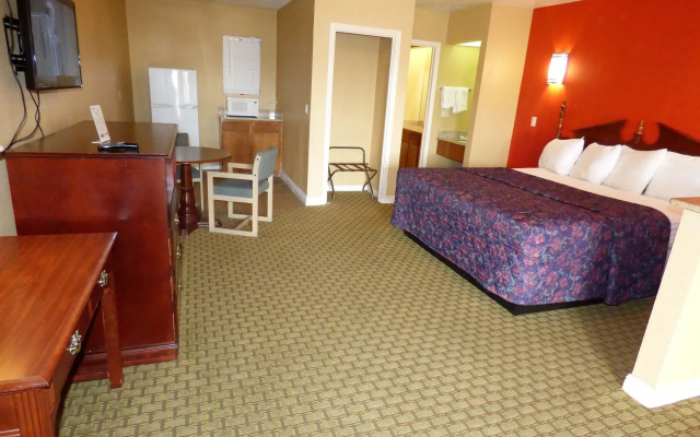 photo 3 of Economy Inn & Suites