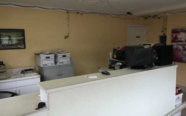 photo 3 of Economy Inn