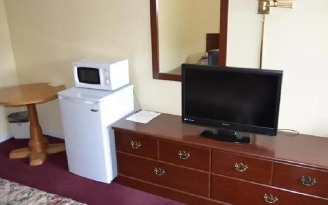photo 5 of Economy Inn