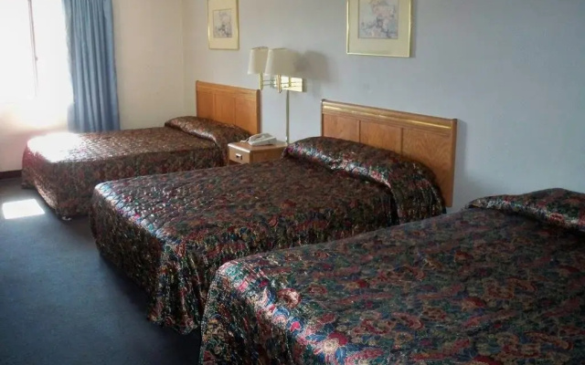photo 4 of Economy Inn Wentzville