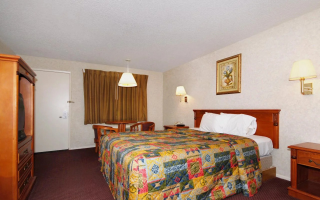 photo 3 of Economy Inn - Ontario Airport/Chino