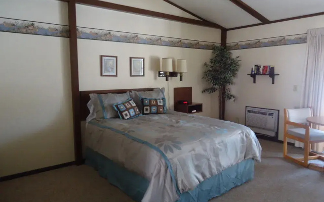 photo 2 of Edelweiss Motel