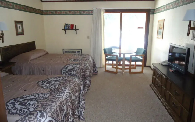 photo 3 of Edelweiss Motel