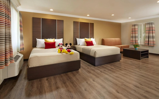 photo 4 of Eden Roc Inn & Suites