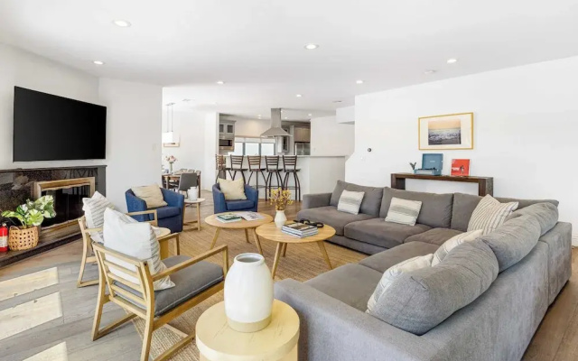 photo 4 of 6bdr Modern Oasis w/ Game Room, Outdoor Living & Views! Edendale by Avantstay