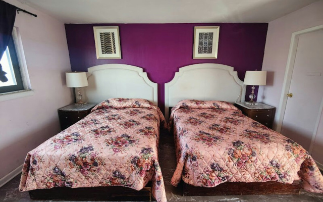 photo 2 of Motel Edgebrook Chicago North Shore by OYO