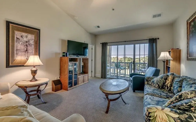 photo 3 of Edgewater - 846 by RedAwning