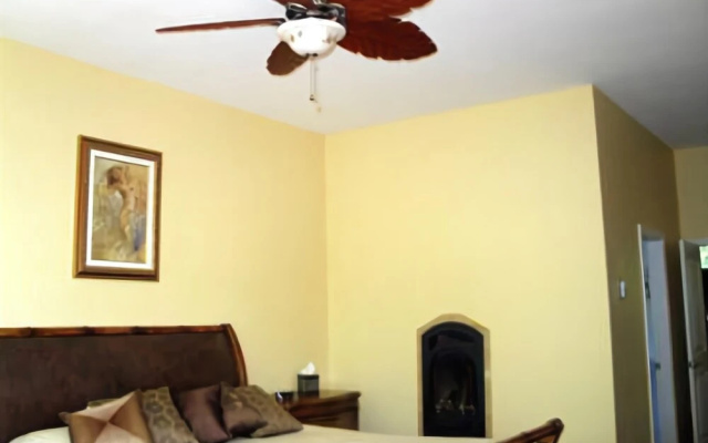 photo 5 of Edgewater Estate - Five Bedroom Home