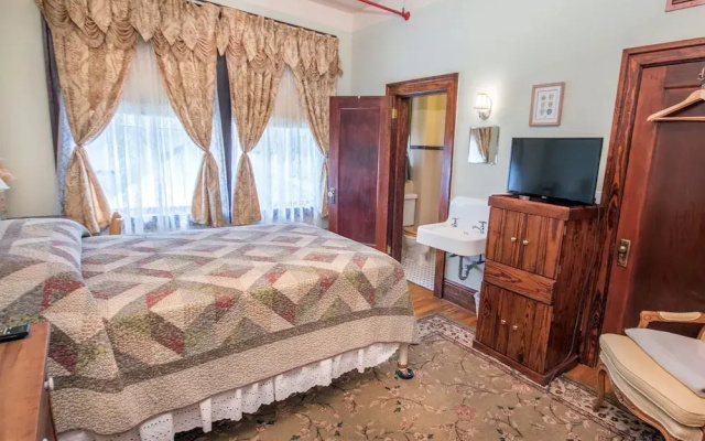 photo 3 of The Edgewater Hotel