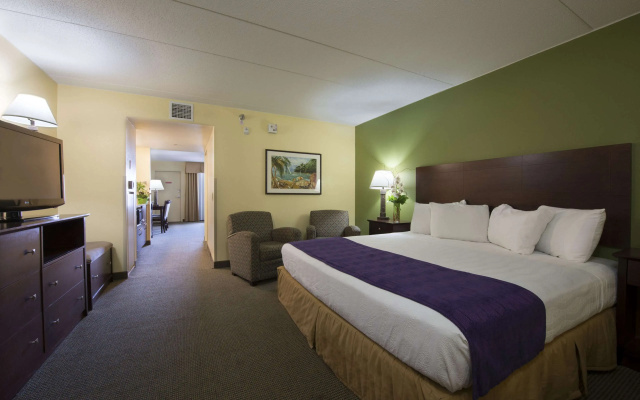 photo 3 of Edgewater Hotel & Waterpark