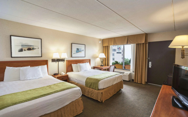 photo 4 of Edgewater Hotel & Waterpark