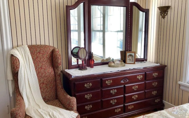 photo 2 of Edgewood Bed & Breakfast