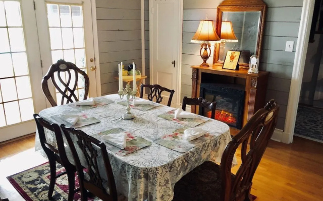 photo 3 of Edgewood Bed & Breakfast