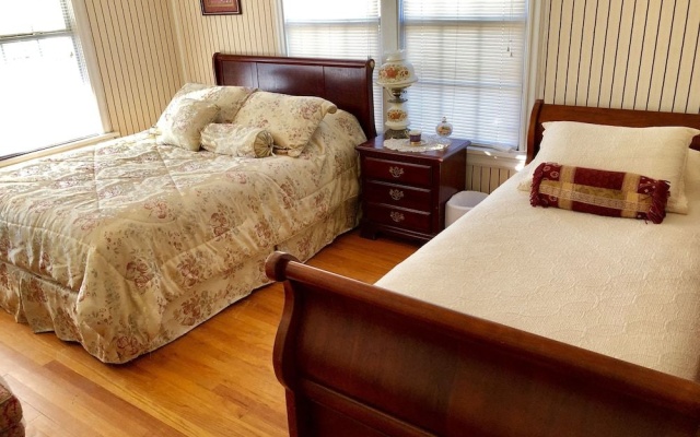 photo 4 of Edgewood Bed & Breakfast
