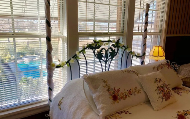 photo 5 of Edgewood Bed & Breakfast