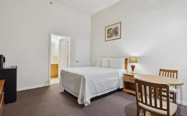 photo 4 of Edison Motor Lodge