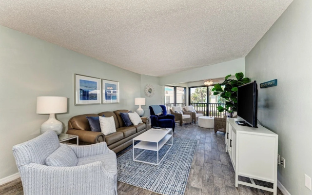 photo 2 of Edit Liddies Place Sun Plaza West 209