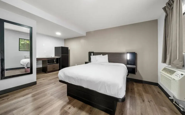 photo 3 of Southern Suites Carrollton