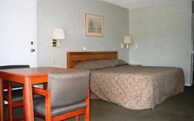 photo 2 of Eighth Street Motel
