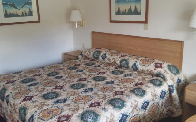 photo 5 of El Camino Motel