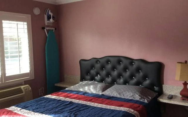 photo 2 of El Don Motel