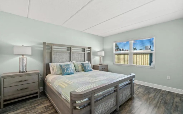 photo 5 of EL Mar Condo 103