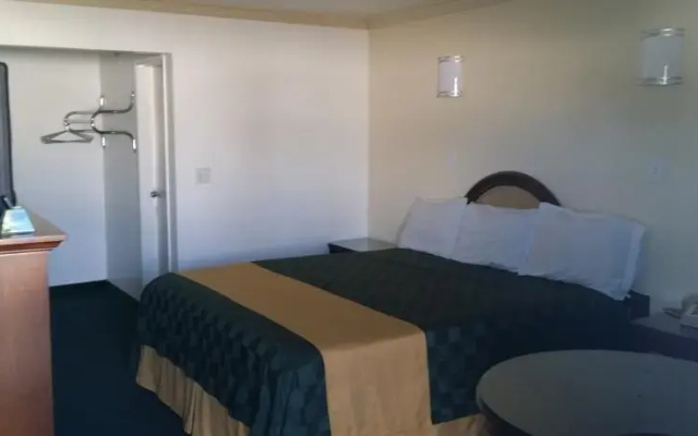 photo 3 of El Monte Motel