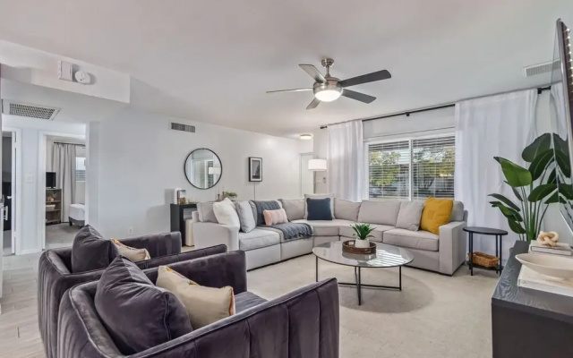 photo 2 of El Parque Tempe 4 Bedroom Home by RedAwning