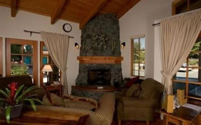 photo 2 of El Pueblo Inn